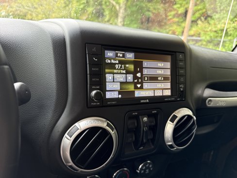 Used 2015 Jeep Wrangler Unlimited Sport image 32