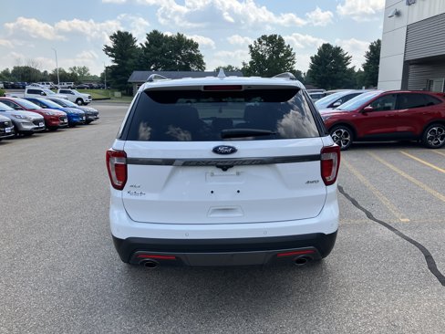 Used 2017 Ford Explorer XLT w/ Equipment Group 202A image 7