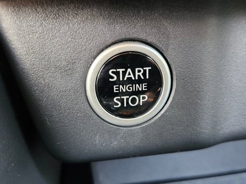 Used 2023 Nissan Rogue S image 31