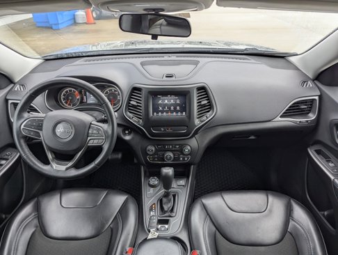 Used 2019 Jeep Cherokee Latitude Plus w/ Cold Weather Group image 30