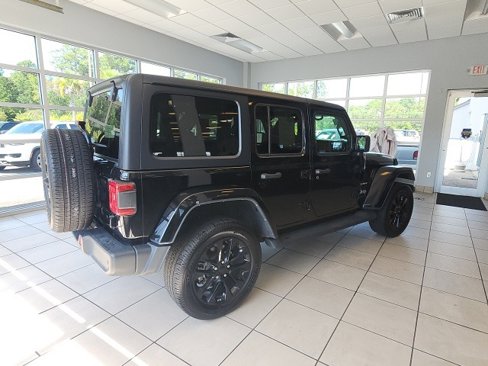 Certified 2021 Jeep Wrangler Unlimited Sahara w/ Cold Weather Group image 8
