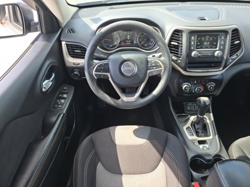 Used 2015 Jeep Cherokee Sport w/ Sport Appearance Group image 11