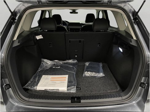 New 2025 Volkswagen Taos SE image 5