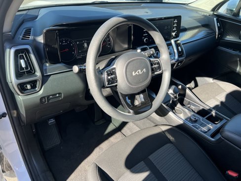 Used 2022 Kia Sorento LX image 14
