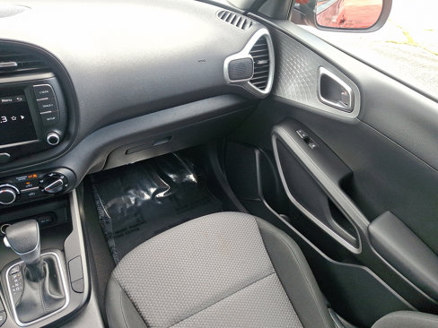 Used 2023 Kia Soul LX w/ LX Technology Package image 16