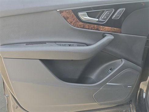 Used 2018 Audi Q7 3.0T Prestige image 31