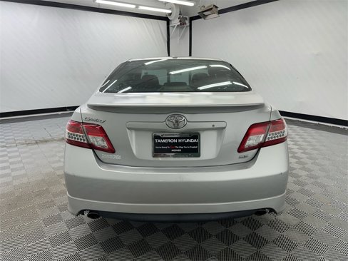 Used 2010 Toyota Camry image 4