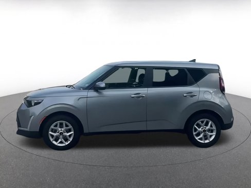 Used 2023 Kia Soul LX w/ LX Technology Package image 7