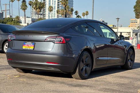 Used 2021 Tesla Model 3 Standard Range Plus image 4