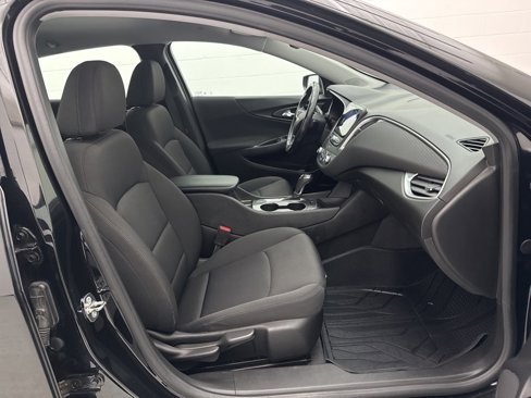 Used 2019 Chevrolet Malibu RS image 32