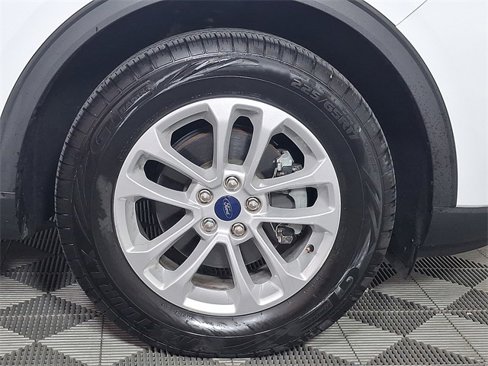 Used 2021 Ford Escape SE image 12