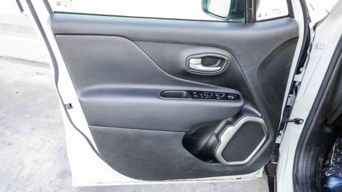 Certified 2023 Jeep Renegade Latitude image 21