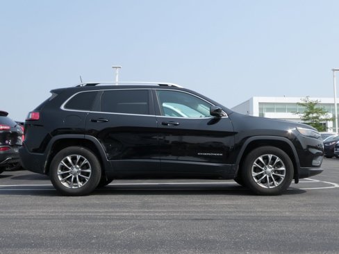 Used 2019 Jeep Cherokee Latitude Plus image 2