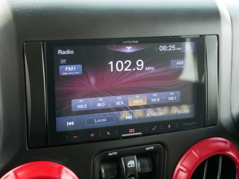 Used 2014 Jeep Wrangler Unlimited Sahara w/ Connectivity Group image 20