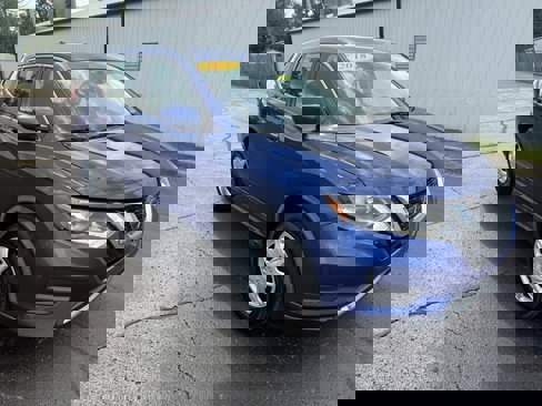Used 2018 Nissan Rogue S image 1