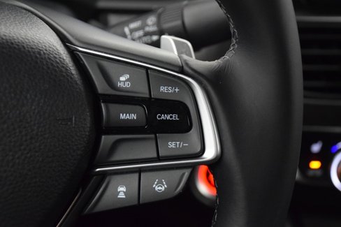 Used 2018 Honda Accord Touring image 23