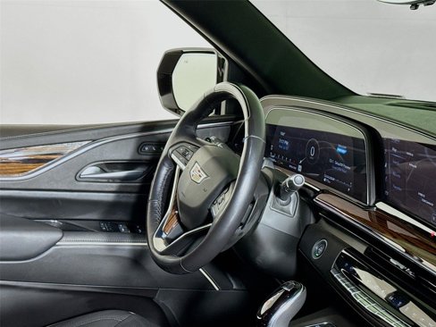 Used 2022 Cadillac Escalade ESV Premium Luxury image 33