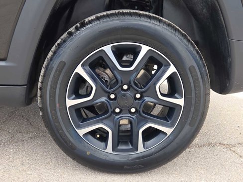 Used 2019 Jeep Compass Trailhawk image 14
