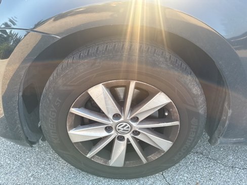 Used 2016 Volkswagen Golf S image 5
