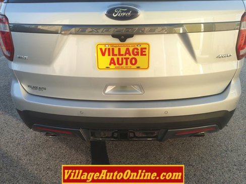 Used 2017 Ford Explorer XLT w/ Equipment Group 202A image 11