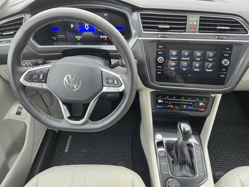 Used 2024 Volkswagen Tiguan SE image 29