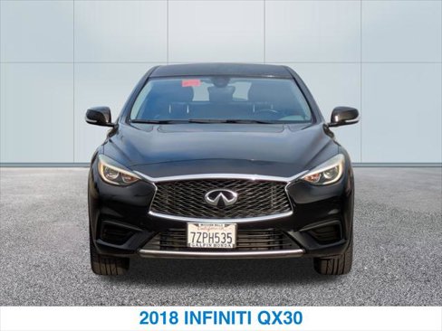 Used 2018 INFINITI QX30 image 3