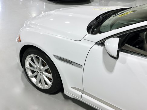 Used 2013 Jaguar XJ image 94