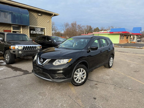 Used 2016 Nissan Rogue S image 2