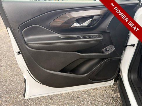 Used 2022 GMC Terrain SLE w/ Driver Convenience Package image 13