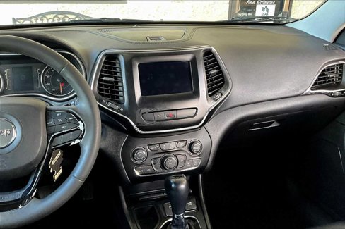 Used 2020 Jeep Cherokee Latitude Plus image 6