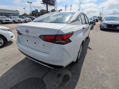 New 2025 Nissan Versa S image 3