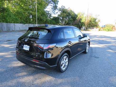 Used 2023 Honda HR-V LX image 5
