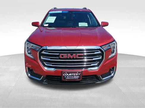Certified 2022 GMC Terrain SLT image 3