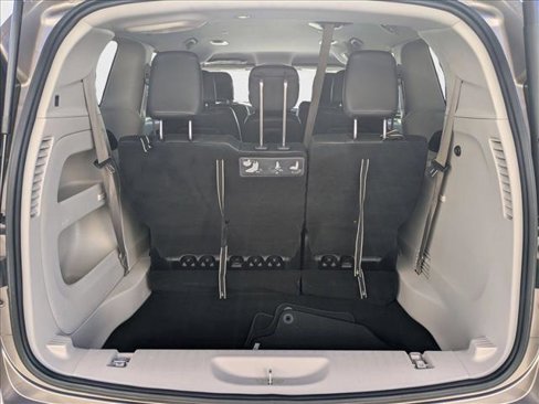 Used 2017 Chrysler Pacifica Touring-L image 6