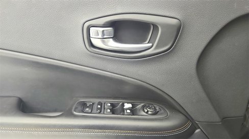 Used 2020 Jeep Compass Latitude image 23