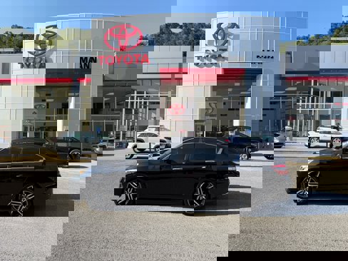 Used 2017 Honda Accord Sport Special Edition image 1