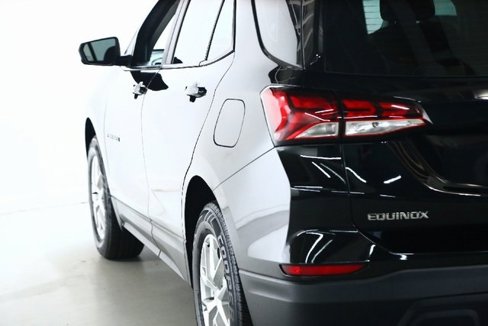 Used 2022 Chevrolet Equinox LS image 39