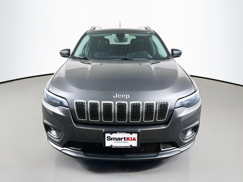 Used 2019 Jeep Cherokee Latitude Plus w/ Comfort/Convenience Group image 2