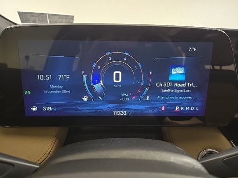 Used 2025 Chevrolet Equinox ACTIV w/ Safety and Technology Package image 11