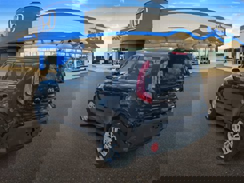 Used 2018 Kia Soul + image 6
