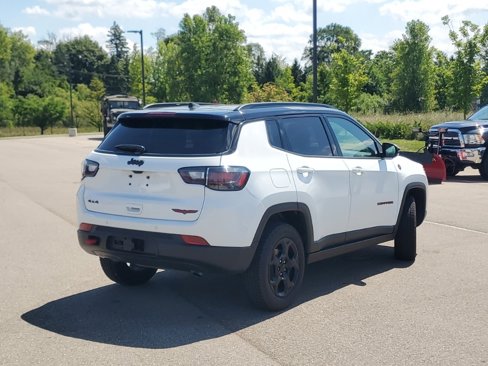 Used 2023 Jeep Compass Trailhawk w/ Trailhawk Elite Group image 2