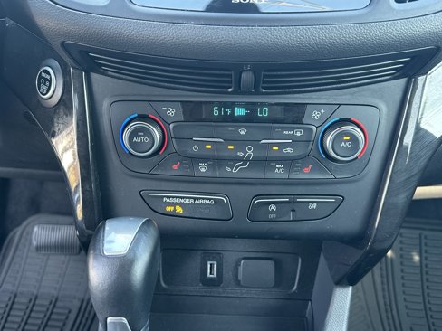 Used 2017 Ford Escape Titanium image 32