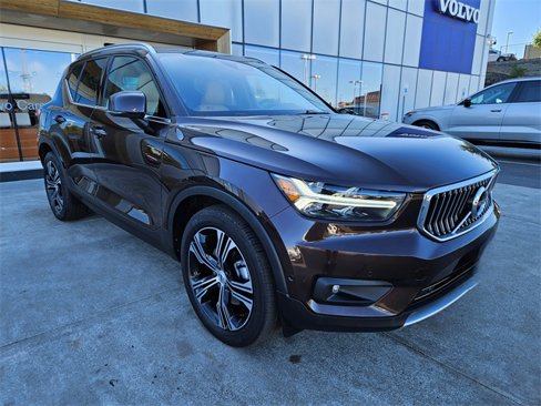 Used 2019 Volvo XC40 T5 Inscription image 3