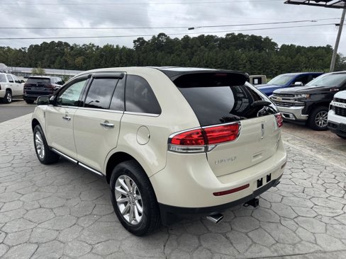 Used 2015 Lincoln MKX AWD w/ Equipment Group 102A image 11