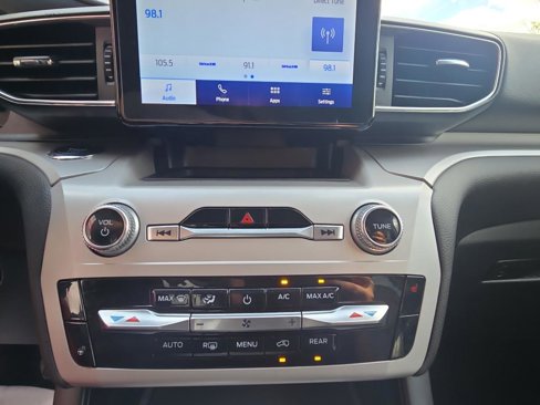 Used 2023 Ford Explorer XLT w/ Equipment Group 202A image 18