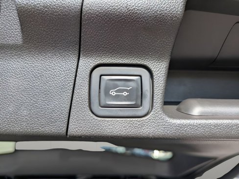Used 2023 GMC Acadia SLT image 12
