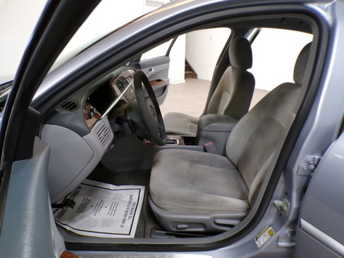 Used 2005 Buick LaCrosse CX image 10