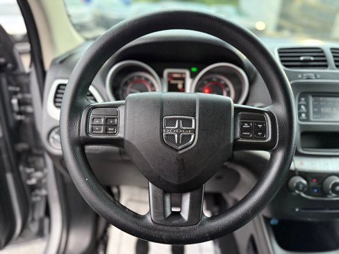 Used 2020 Dodge Journey SE image 18
