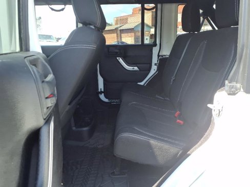 Used 2015 Jeep Wrangler Unlimited Sahara w/ Connectivity Group image 21