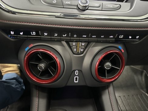Used 2021 Chevrolet Blazer RS w/ Enhanced Convenience Package image 23